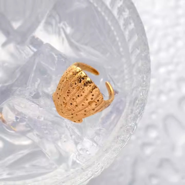 Shell Statement Ring