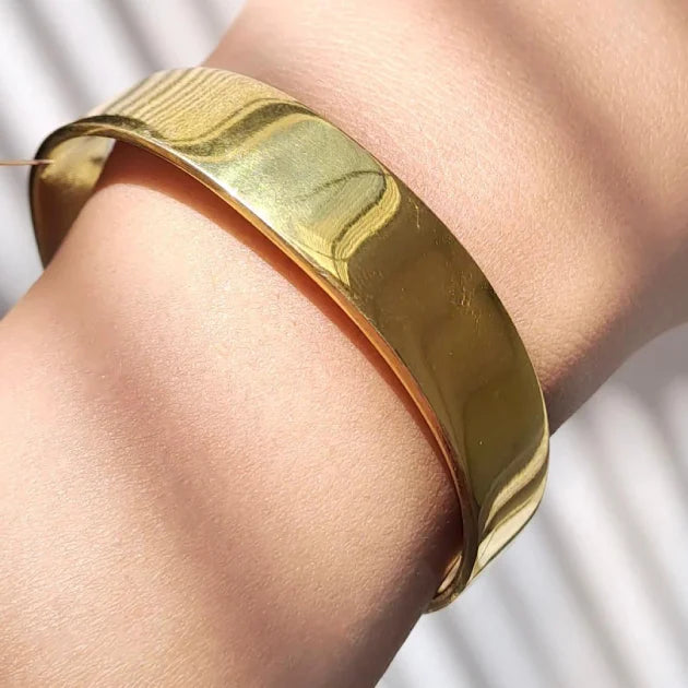 Eterna Gleam Brass Cuff – For you to embrace effortless elegance.