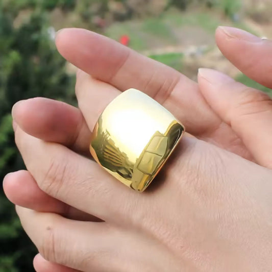 Lustra Luxe Square Ring - 18k Gold Plated