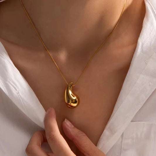 Tear Drop Pendant with Chain
