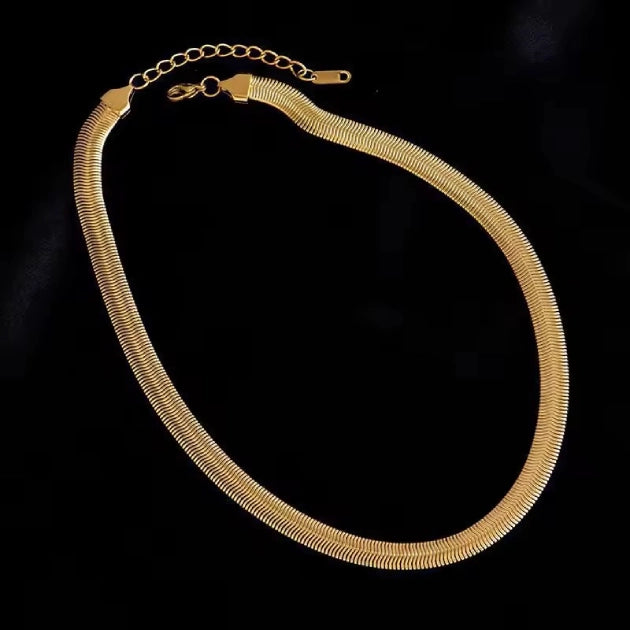 Thick serpant Chain Necklace