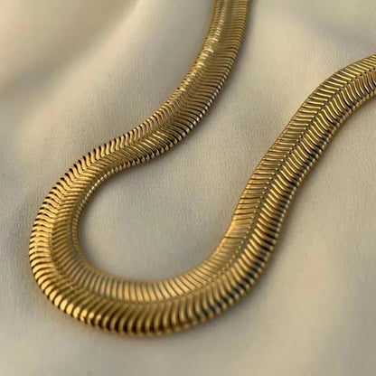 Thick serpant Chain Necklace