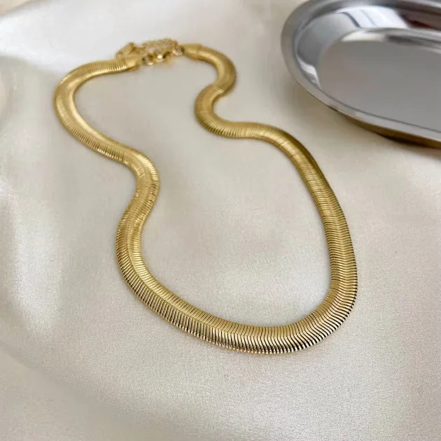 Thick serpant Chain Necklace