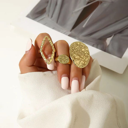 Traces of Gold – Set of Three Rings