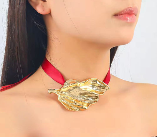 Botanica Bold Leaf Choker