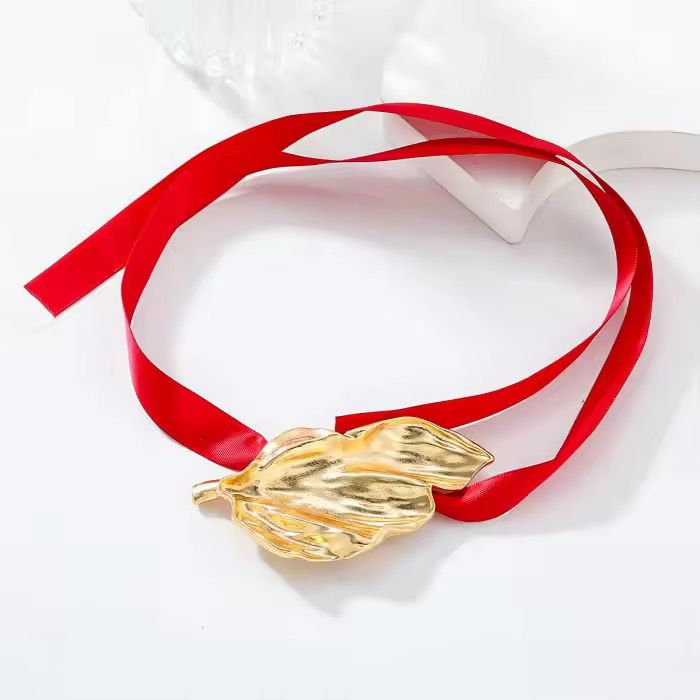 Botanica Bold Leaf Choker
