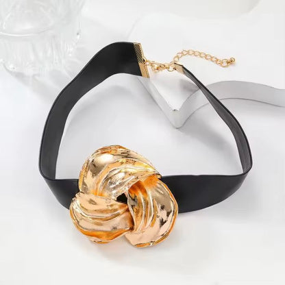 Flora Royale Choker