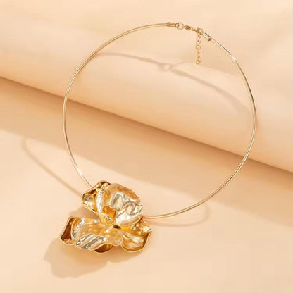 Flora Royale Necklet