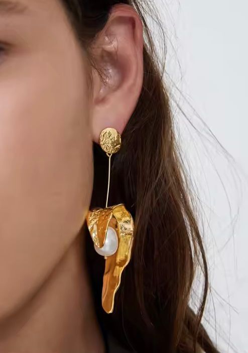 Auric Wave Pearl Drops