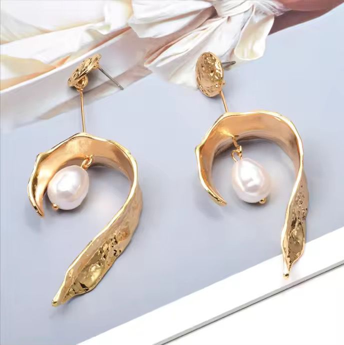 Auric Wave Pearl Drops