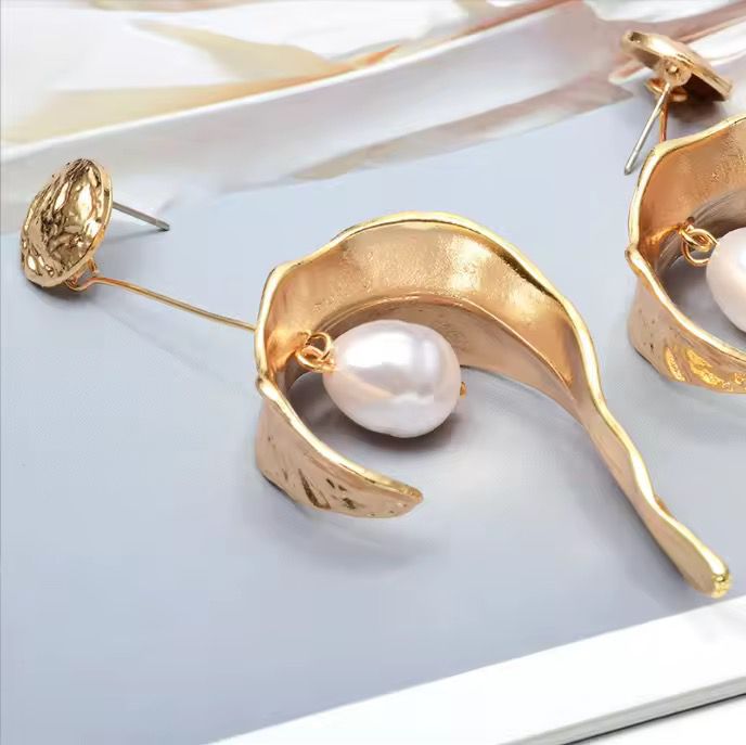 Auric Wave Pearl Drops