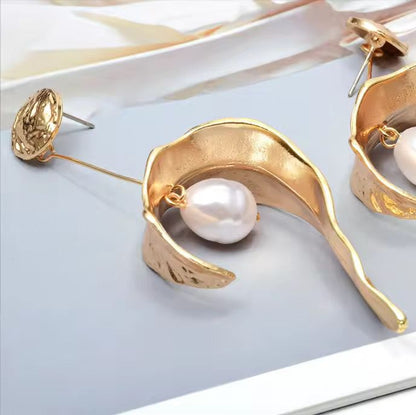 Auric Wave Pearl Drops