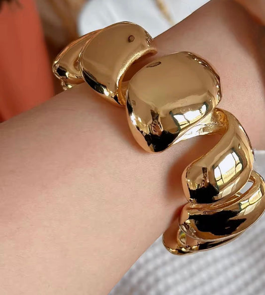 Auric ripple cuff