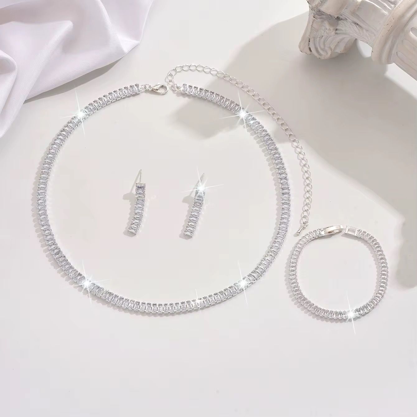 Luxe Luminaire Jewellery Set