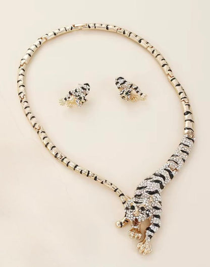 Valora – Empress of Courage Jewellery Set