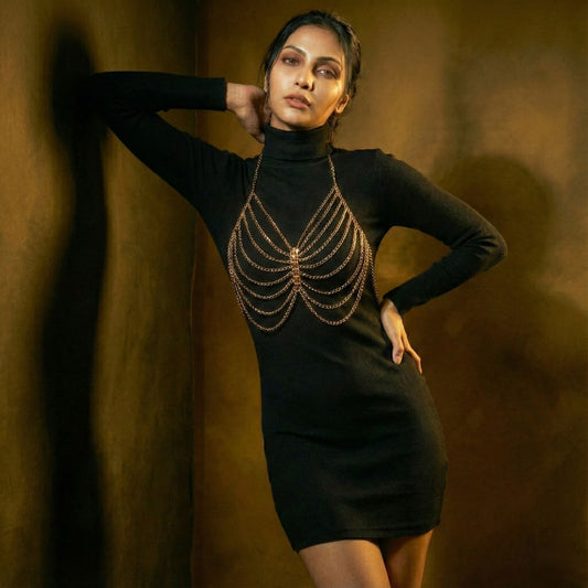 Regina drape harness chain