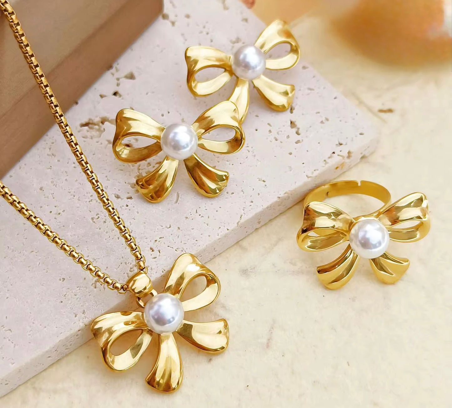 Pearl Studded Bow Ring – 18k Gold Plated