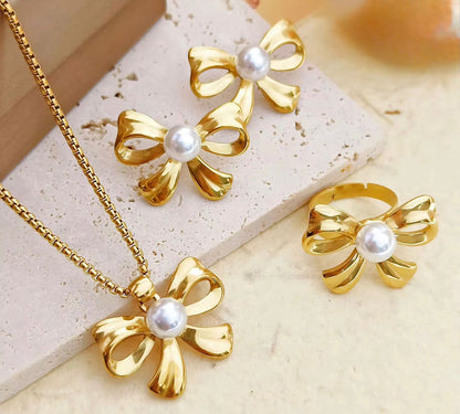 Pearl Studded Bow Ring – 18k Gold Plated