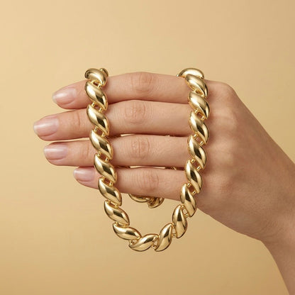 Gold Full of Petals Necklace