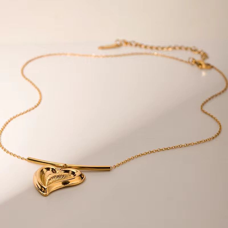 Curvy Heart Chain and Pendant - 18k Gold Plated