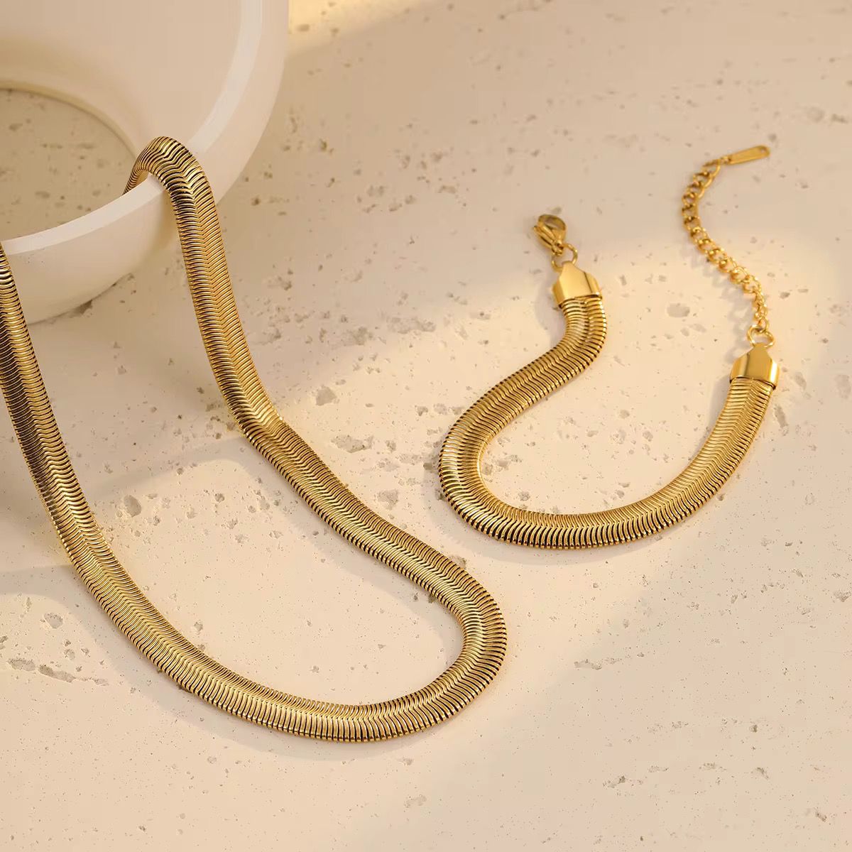 Thick serpant Chain Necklace