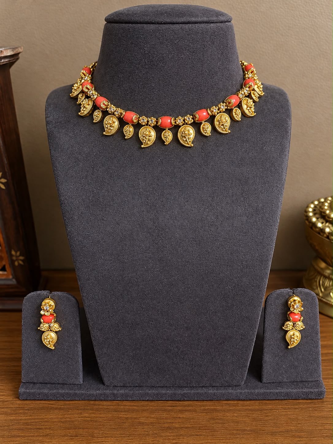 Pavala Maavina Necklace Set