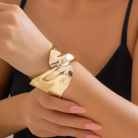 Flora Royale Leaf Cuff