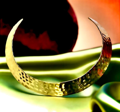 Aurora Necklace – Radiant. Bold. Eternal.