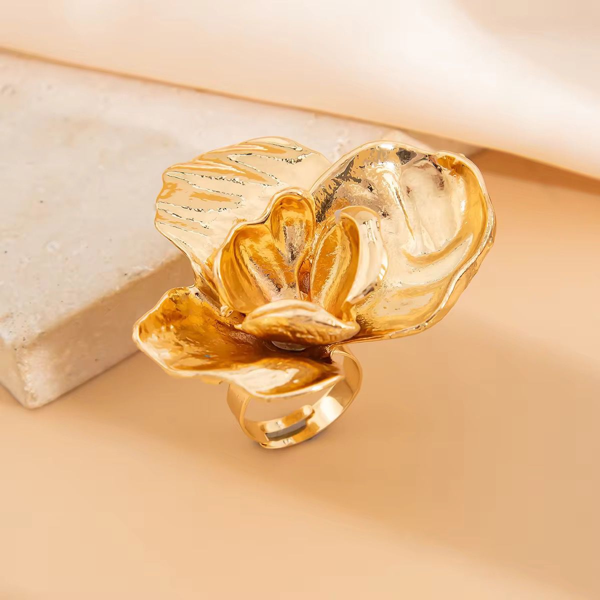 Flora Royale Ring