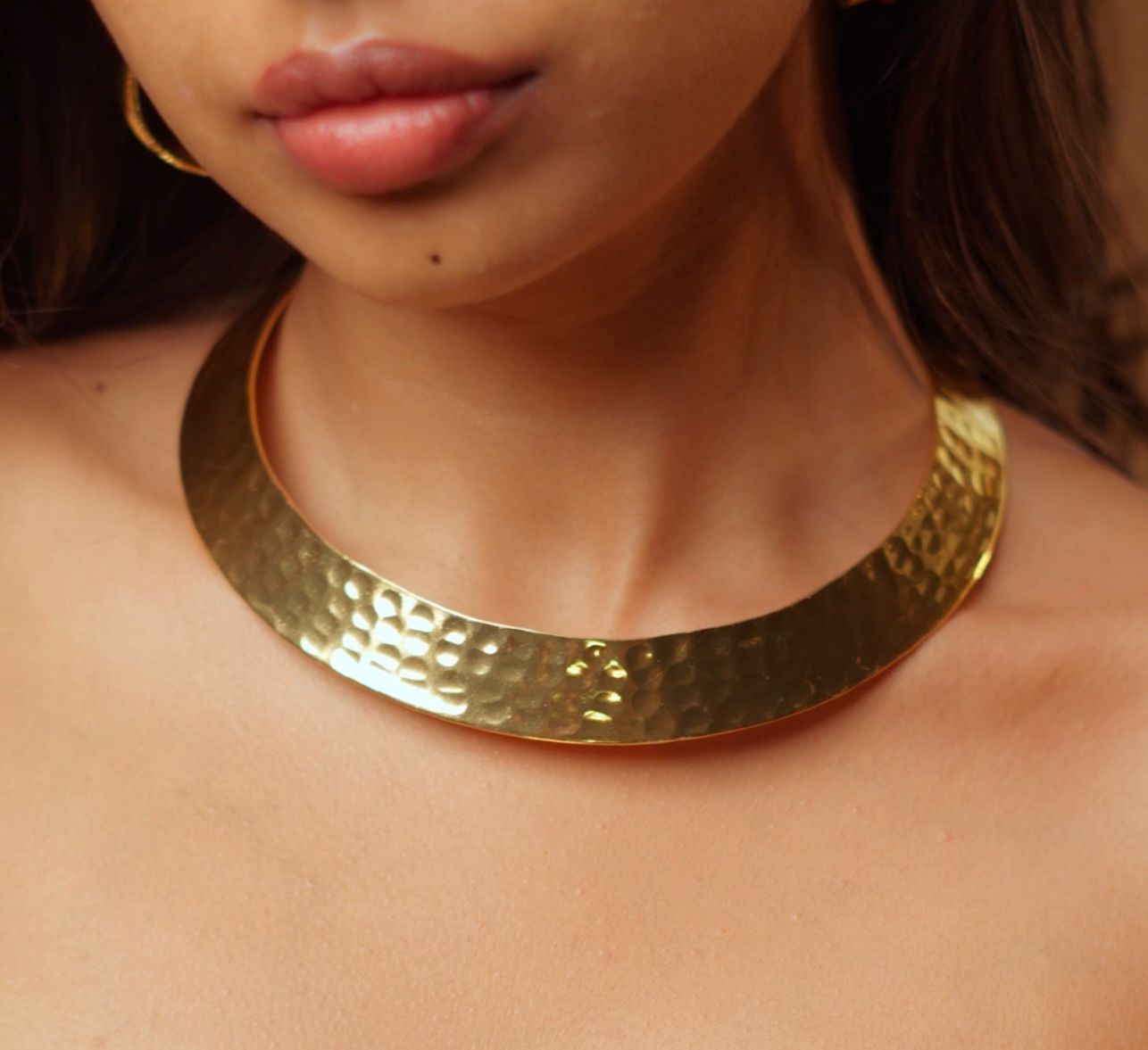 Aurora Necklace – Radiant. Bold. Eternal.