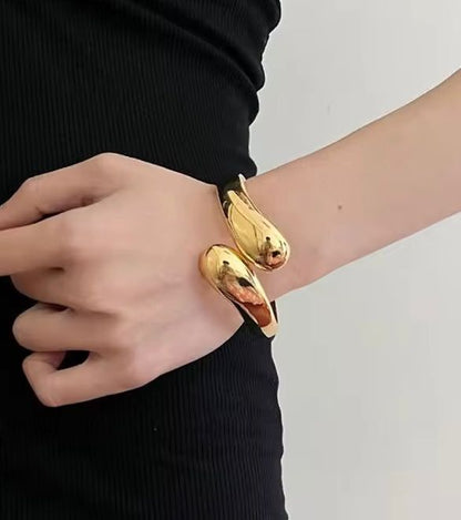 Dew Drop Bold Cuff