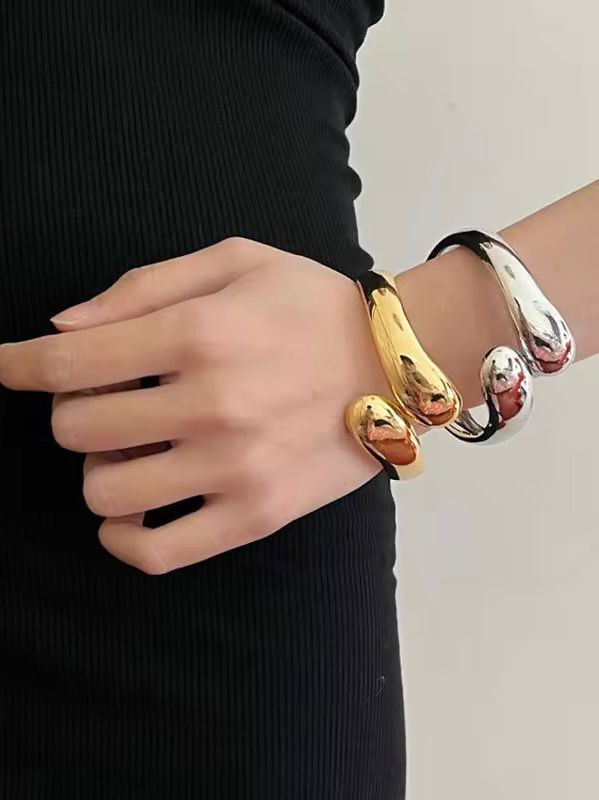 Dew Drop Bold Cuff