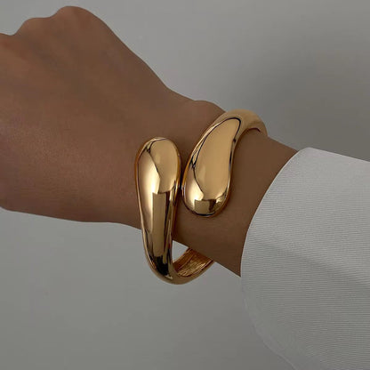 Dew Drop Bold Cuff