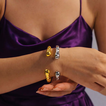 Titan Brass Cuff – Strength in Every Detail.