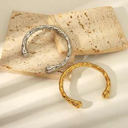 Titan Brass Cuff – Strength in Every Detail.