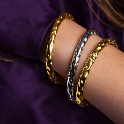 Titan Brass Cuff – Strength in Every Detail.