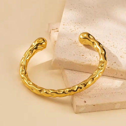 Titan Brass Cuff – Strength in Every Detail.