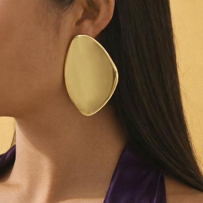 Grand Glossy Studs