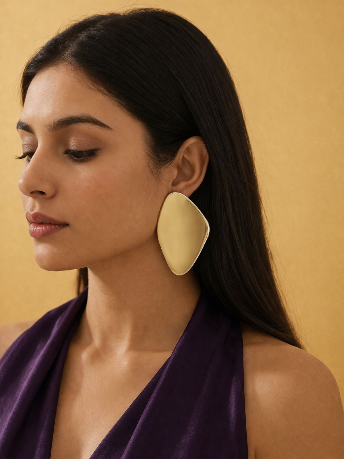 Grand Glossy Studs