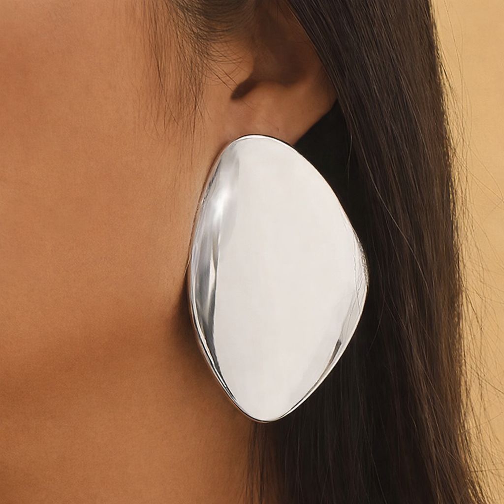 Grand Glossy Studs
