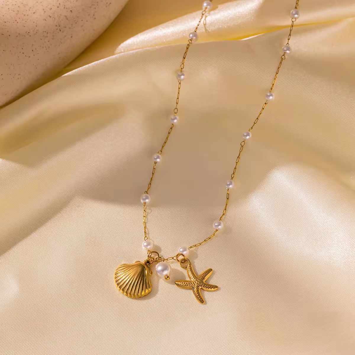 Beachy Bliss Pearl Necklace - 18k Gold Plated