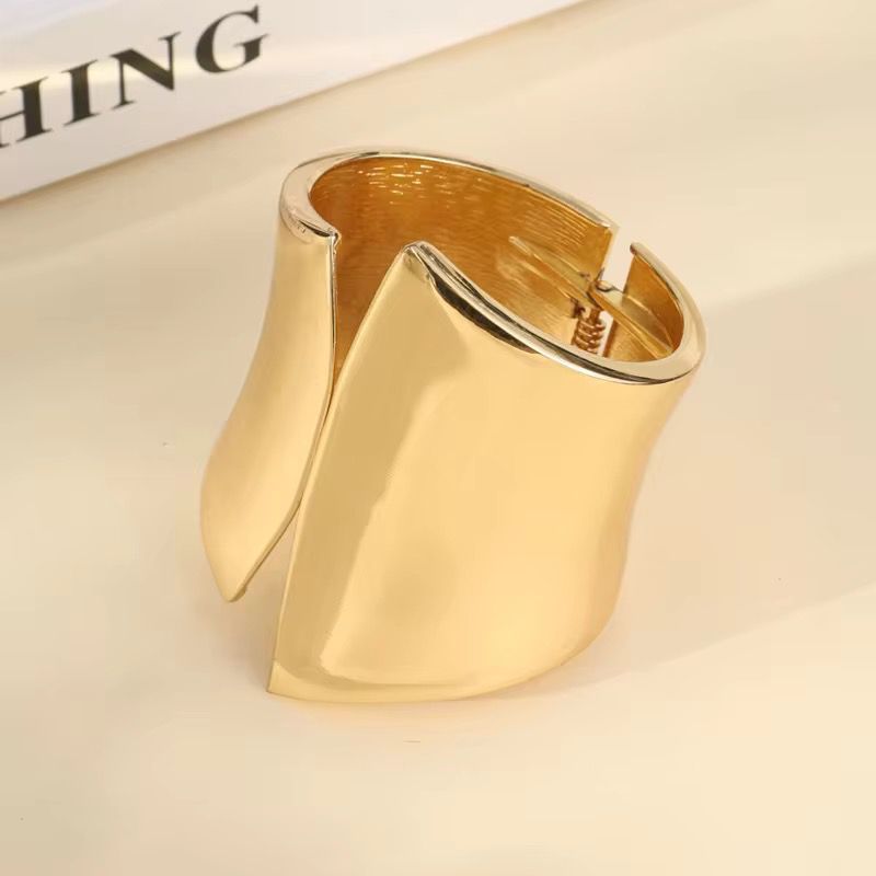 Solara Solid Gold Trendy Cuff bracelet - 18k Gold Plated