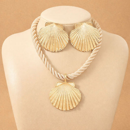 Holiday Shell Studs