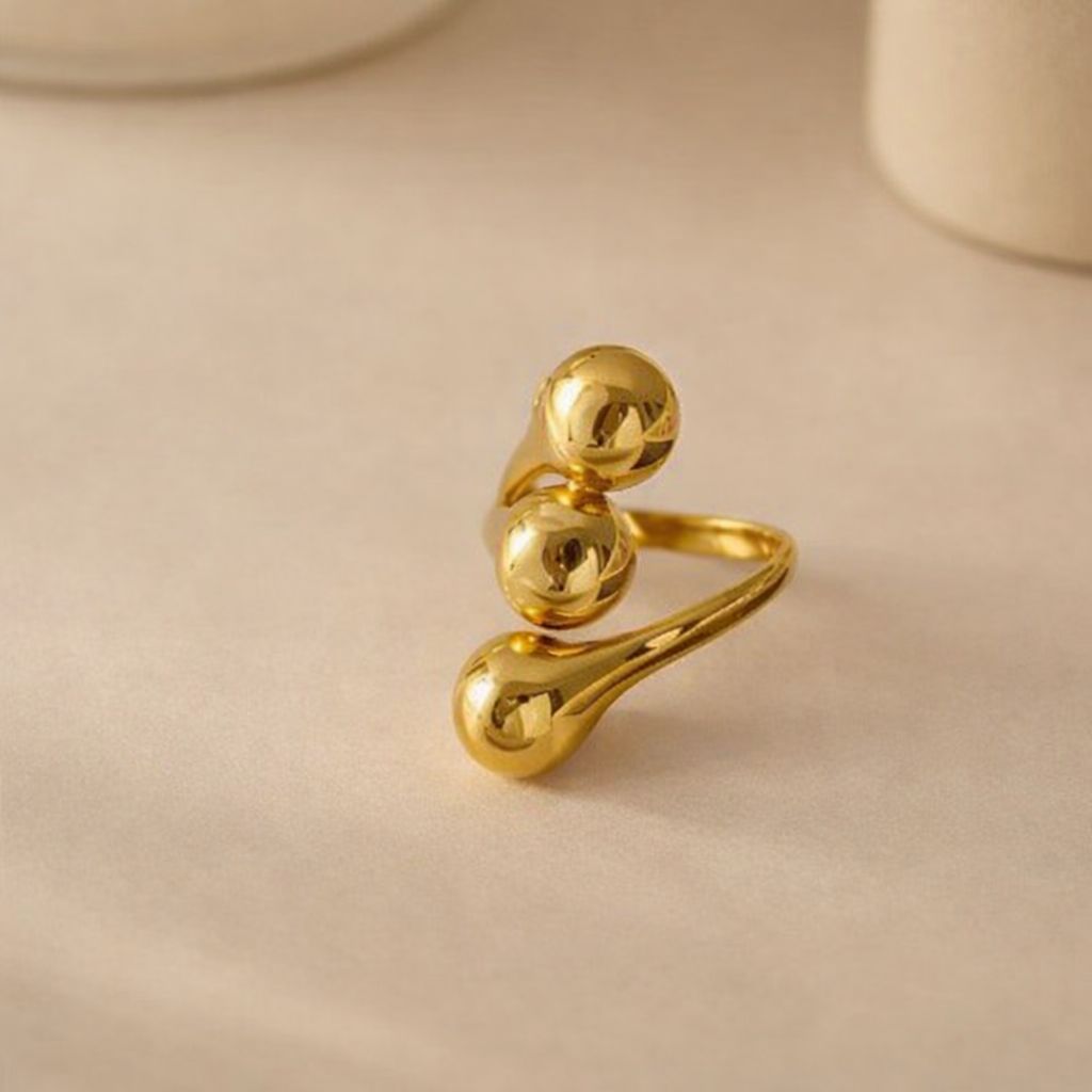 Huggy Ball Statement Ring