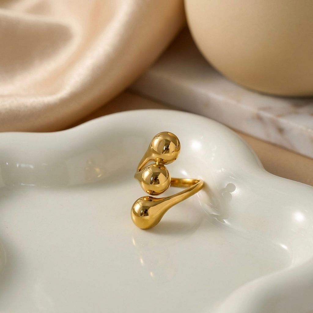 Huggy Ball Statement Ring