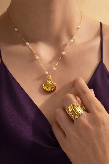 Shell Statement Ring