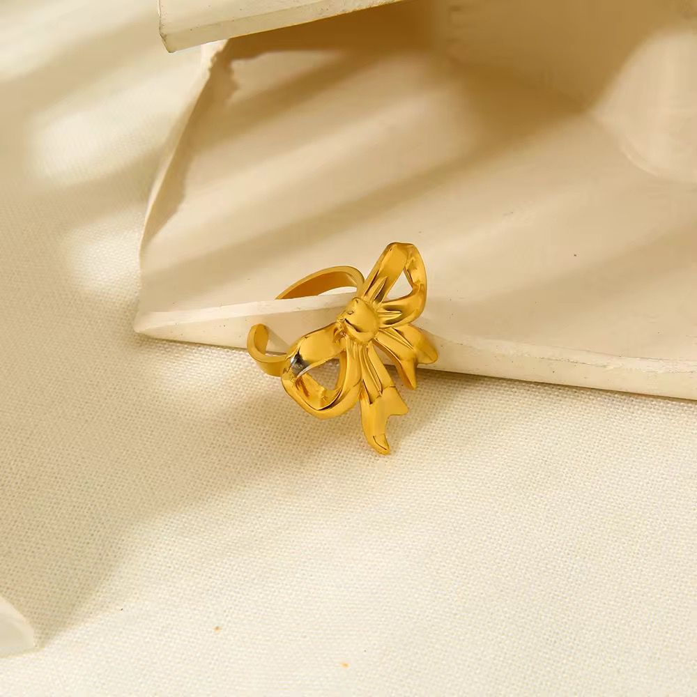 Statement Bow Ring