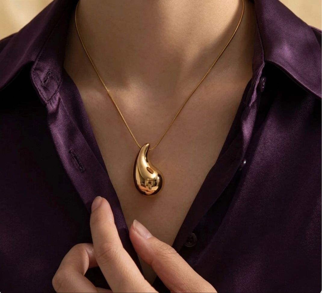 Tear Drop Pendant with Chain