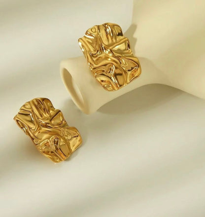 Wrinkled Textured Studs