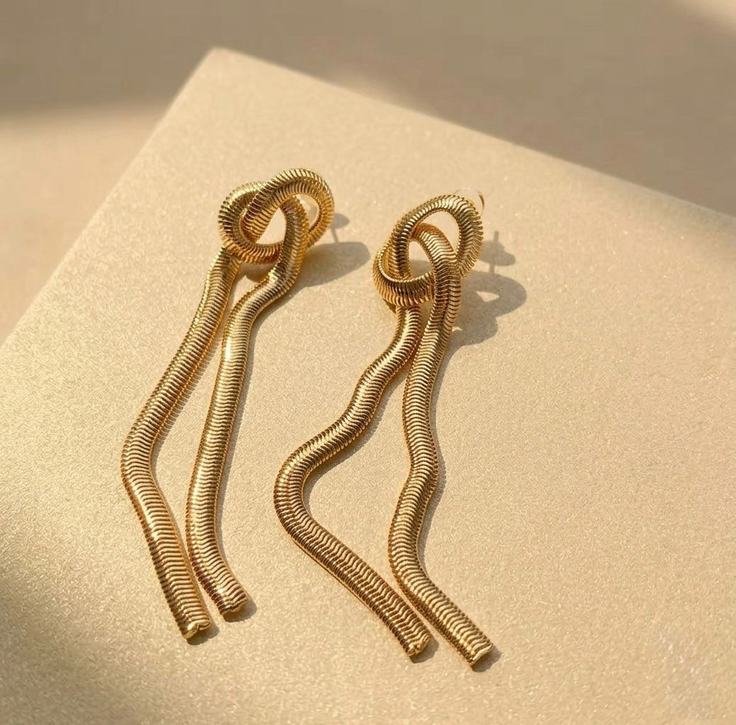 Golden knot fall earrings